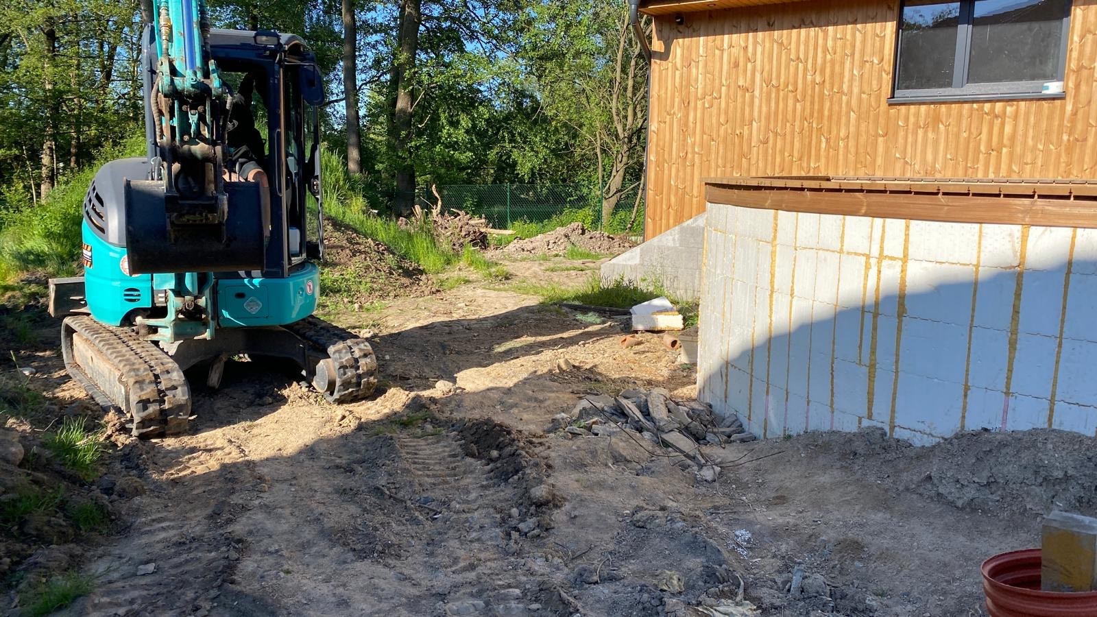 Zahrada s okrasnými keři a květinami – Zahrady Véra