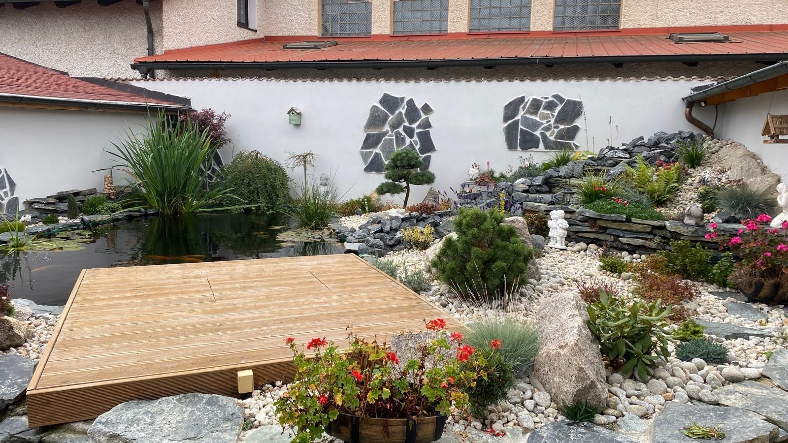 Zahrada s moderním designem – Zahrady Véra